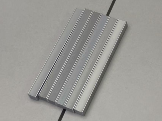 瓷磚美縫做同色系還是做定制調色？